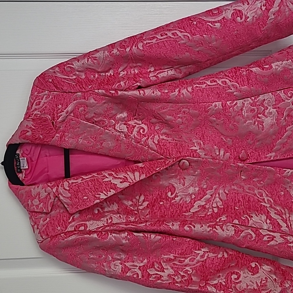 Pink embroidered long blazer